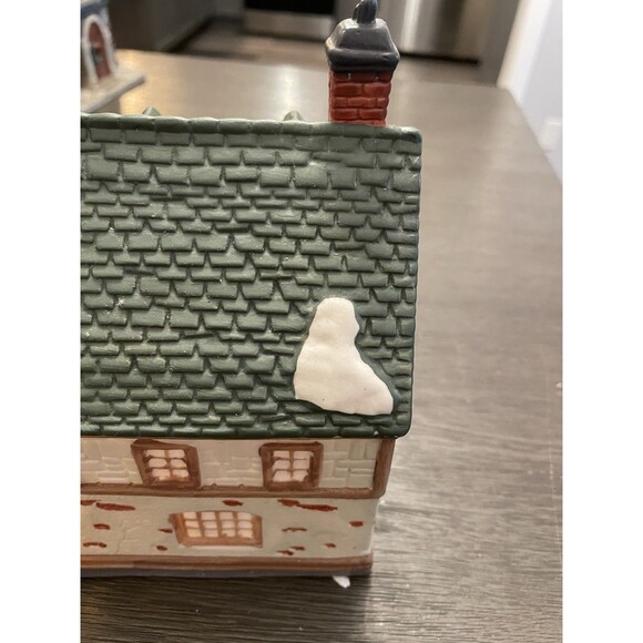 Dickens Keepsakes Roadhouse inn Porcelain Lighted House Light Kit - Picture 12 of 16